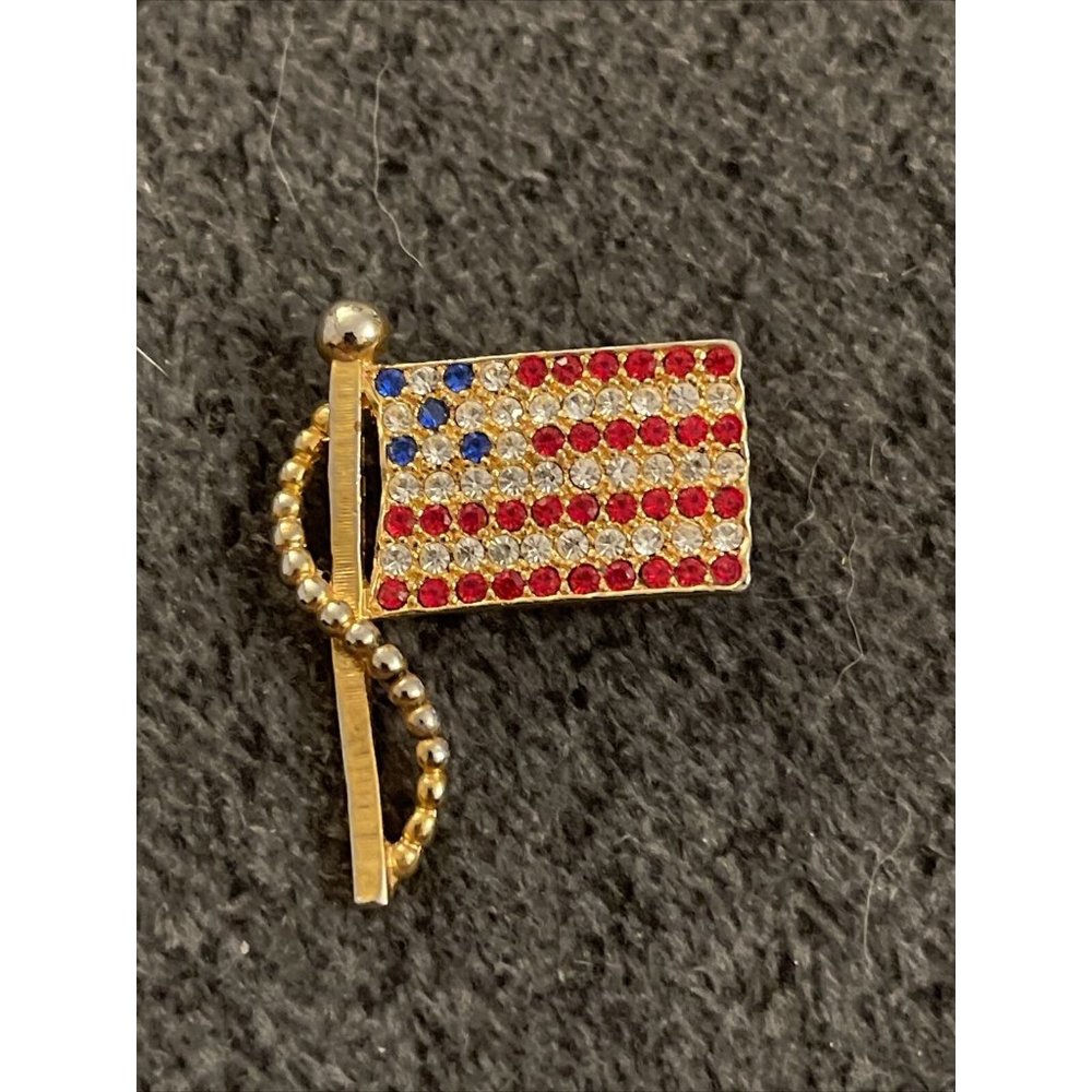 Vintage Flag USA Pin Gold Colored D33